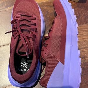 Arcteryx Norvan LD 4 Women’s Running Shoe, size 9